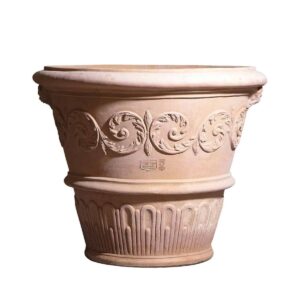 Velký terakotový květináč Volute Grande s reliéfním dekorem volut a satyrů
