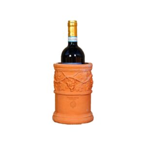 Terakotový stojan na víno s motivem hroznů